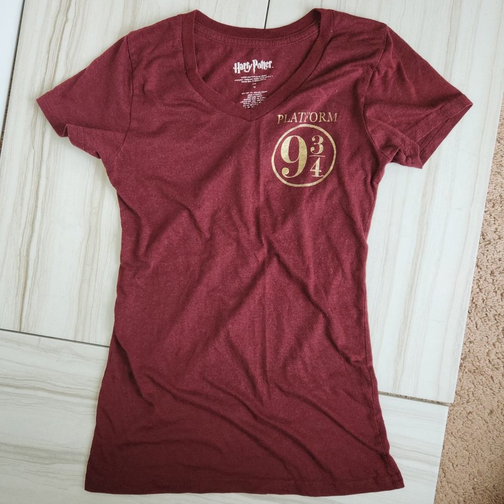 Harry Potter Platform 9 3/4 Maroon Short Sleeve V-Neck T-Shirt